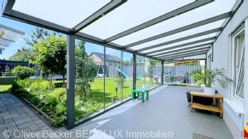  Überdachte Terrasse 