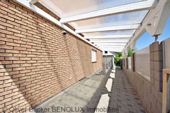  Carport  