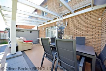  Überdachte Terrasse 